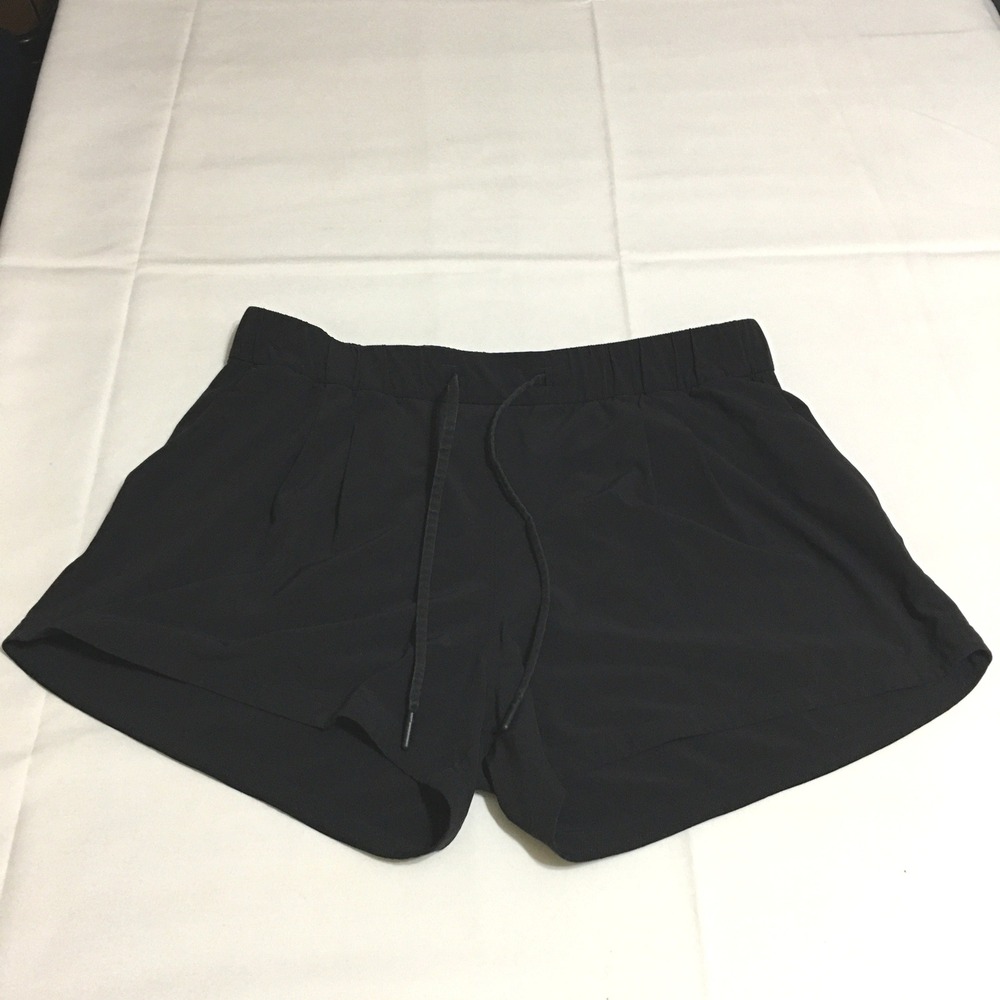 Lululemon Stroll at Sundown Shorts Women 10 Black Drawstring Athletic